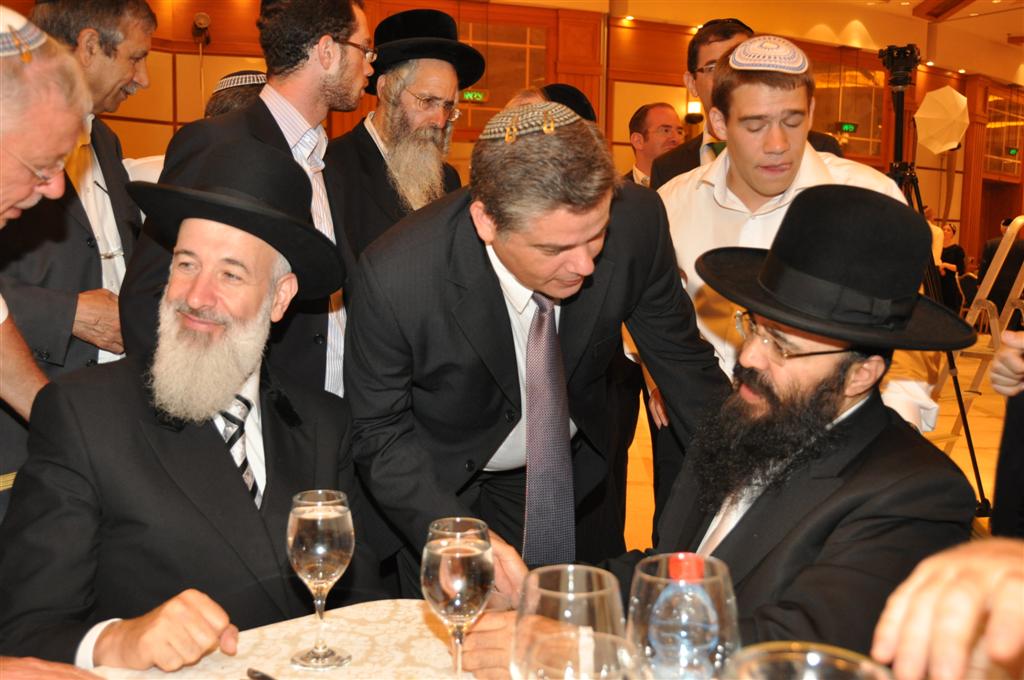 צפו: 'הרנטגן' מקבל תמיכה מהרב מצגר