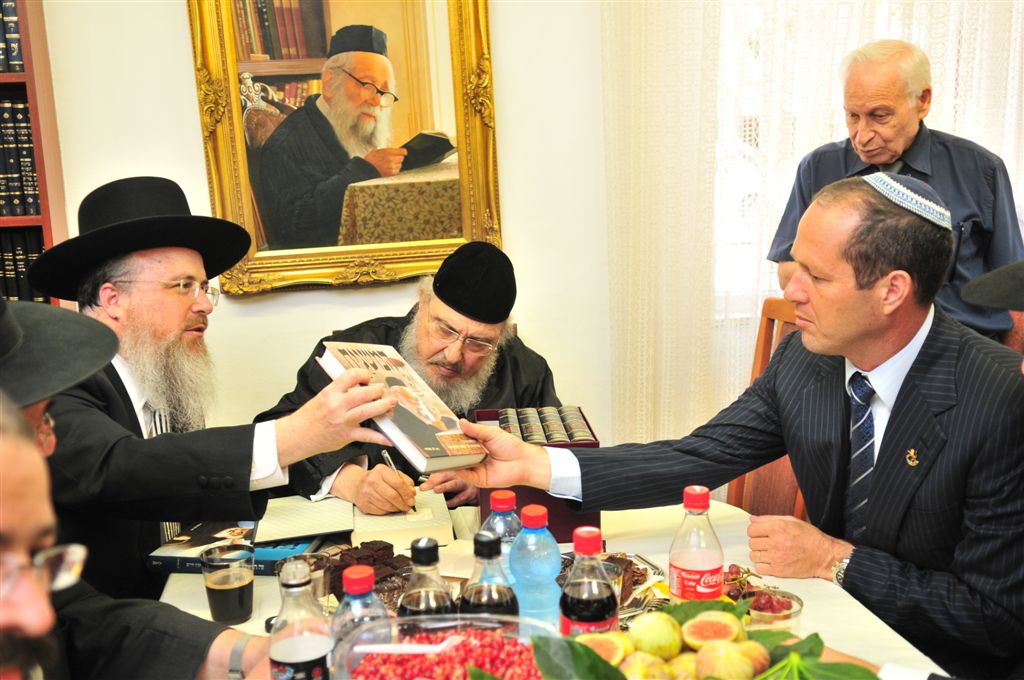 ראש העיר ירושלים התקבל בחום אצל הגרב"מ אזרחי