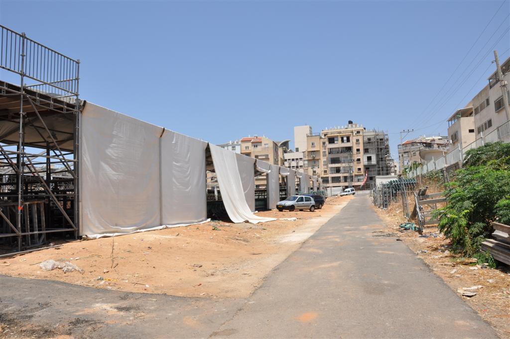 לקראת החגים: מאהל ענק נבנה בויזניץ