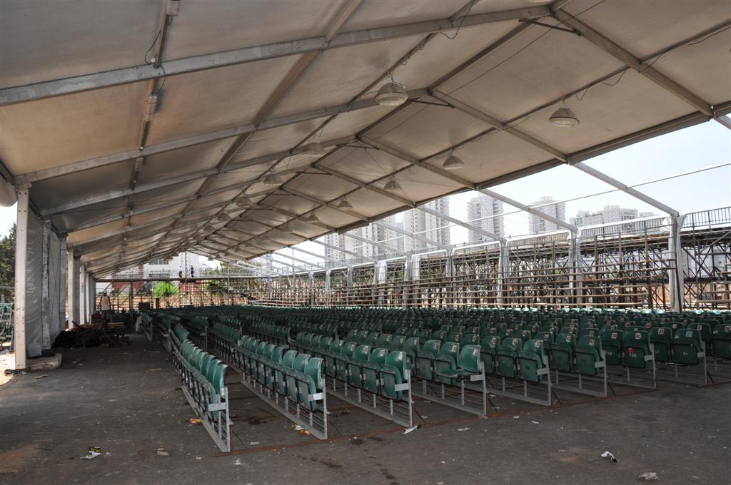 לקראת החגים: מאהל ענק נבנה בויזניץ