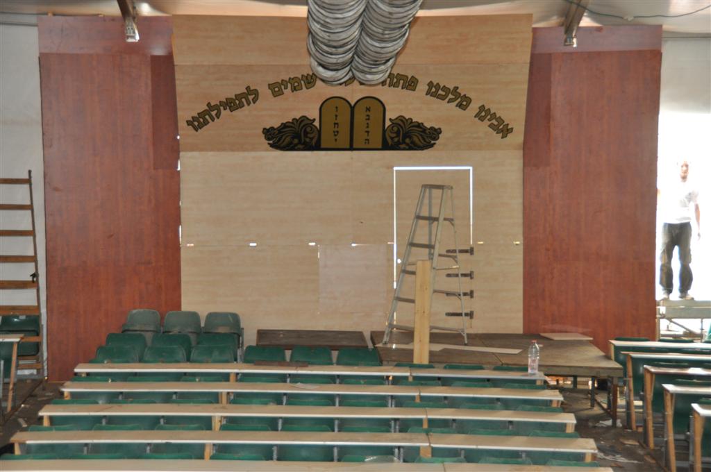 לקראת החגים: מאהל ענק נבנה בויזניץ