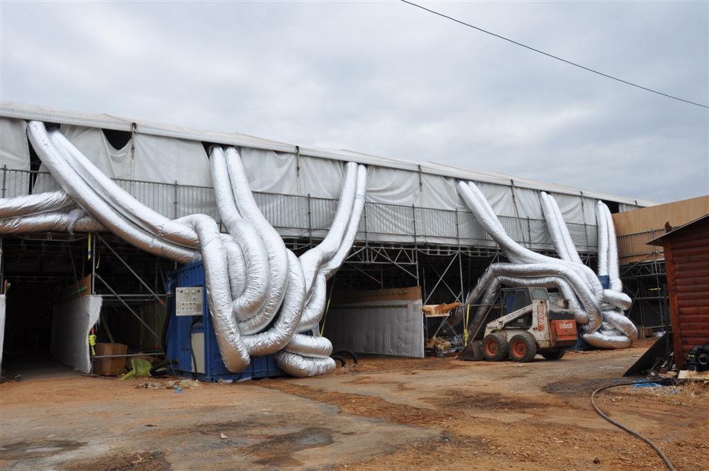 לקראת החגים: מאהל ענק נבנה בויזניץ