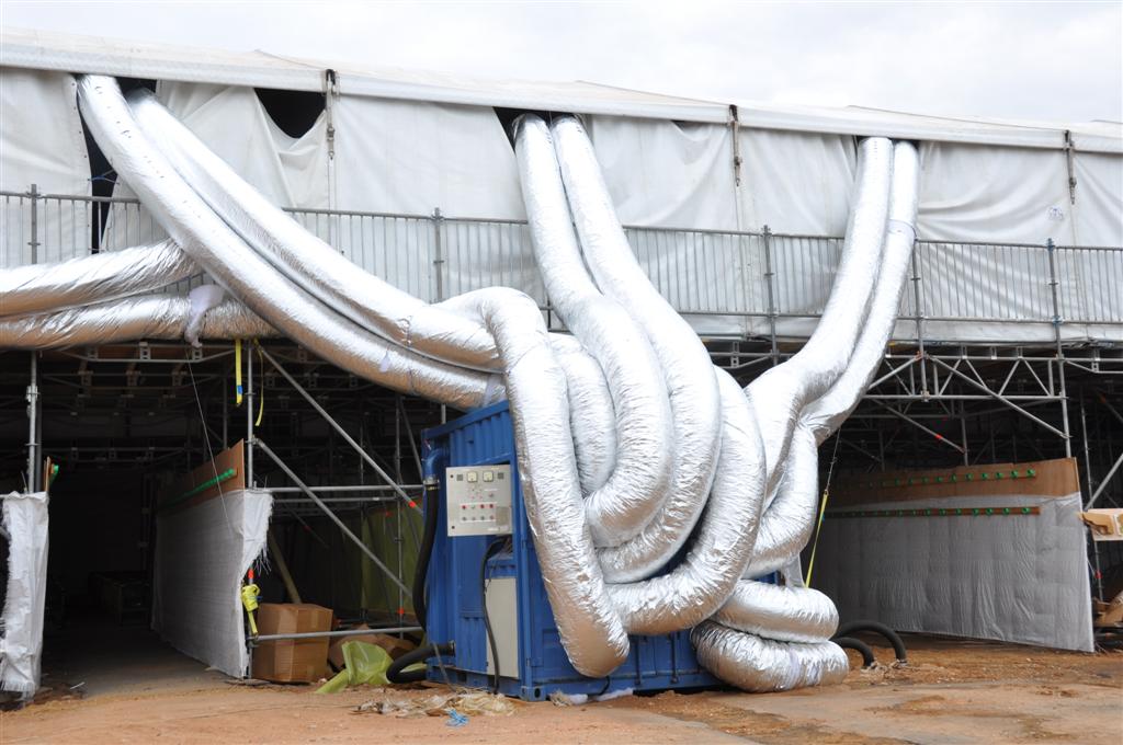 לקראת החגים: מאהל ענק נבנה בויזניץ