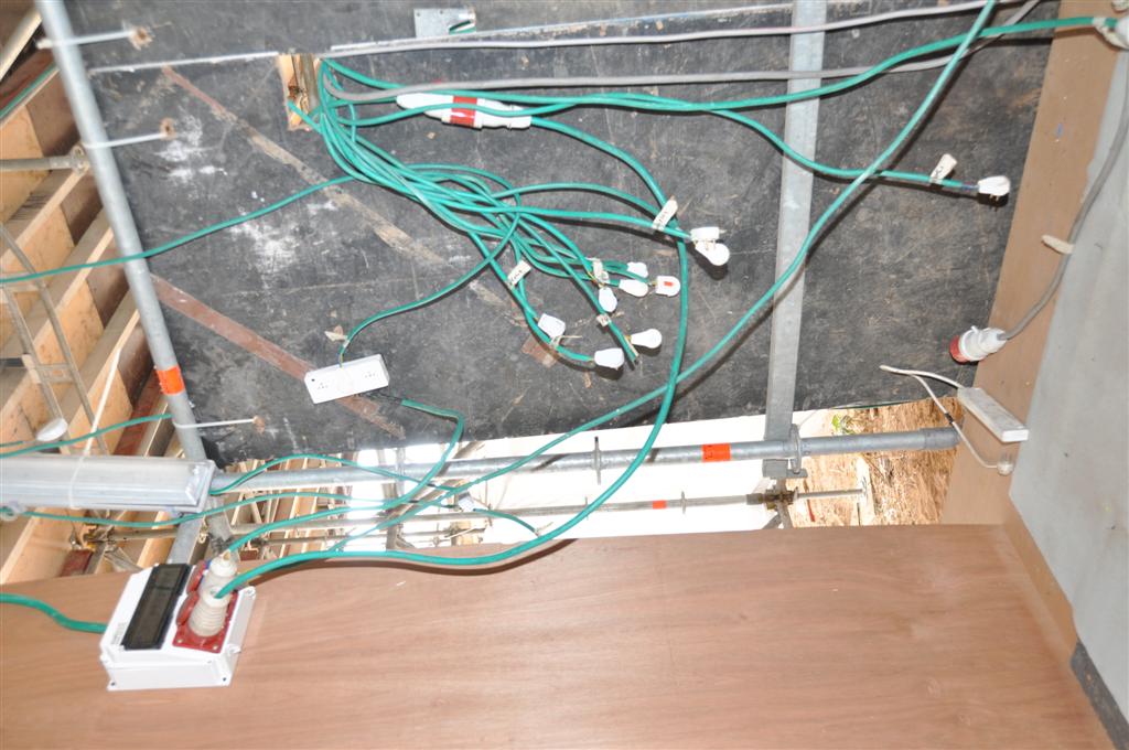 לקראת החגים: מאהל ענק נבנה בויזניץ