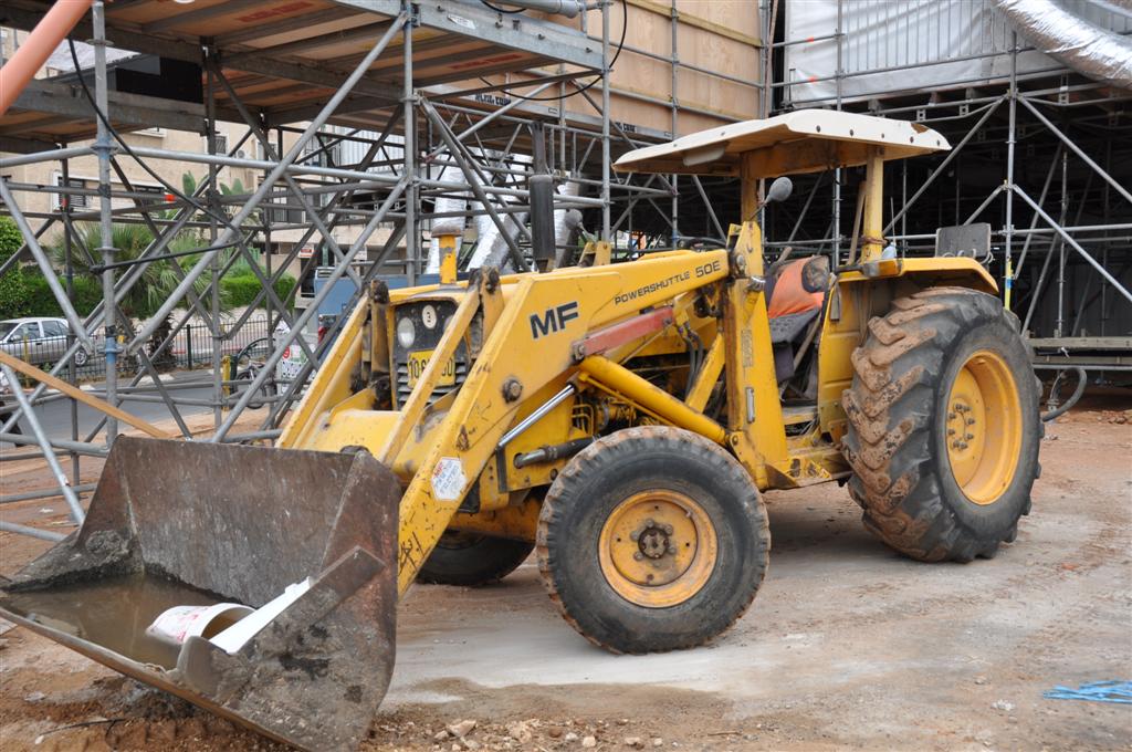 לקראת החגים: מאהל ענק נבנה בויזניץ