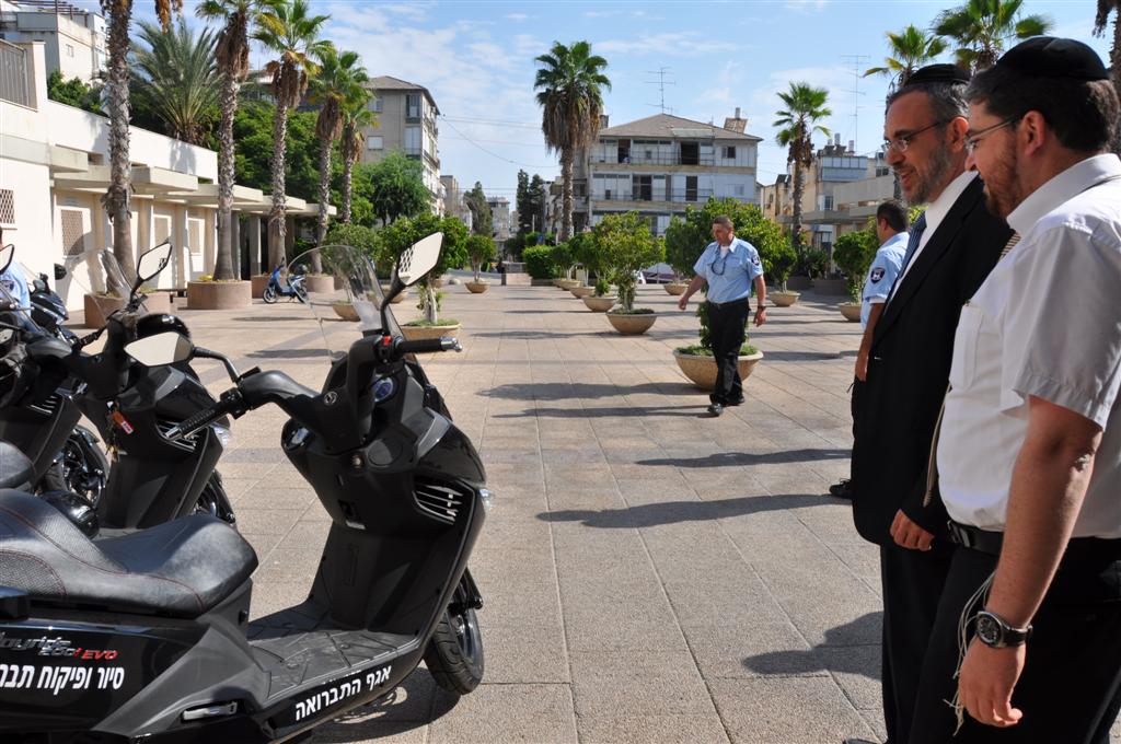 עושים סדר בבני-ברק: 15 אופנועים ישמרו על החוק