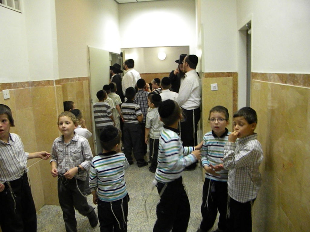 ישיבת "מיר" התעטפה חג: הגראי"ל הגיע לביקור מיוחד