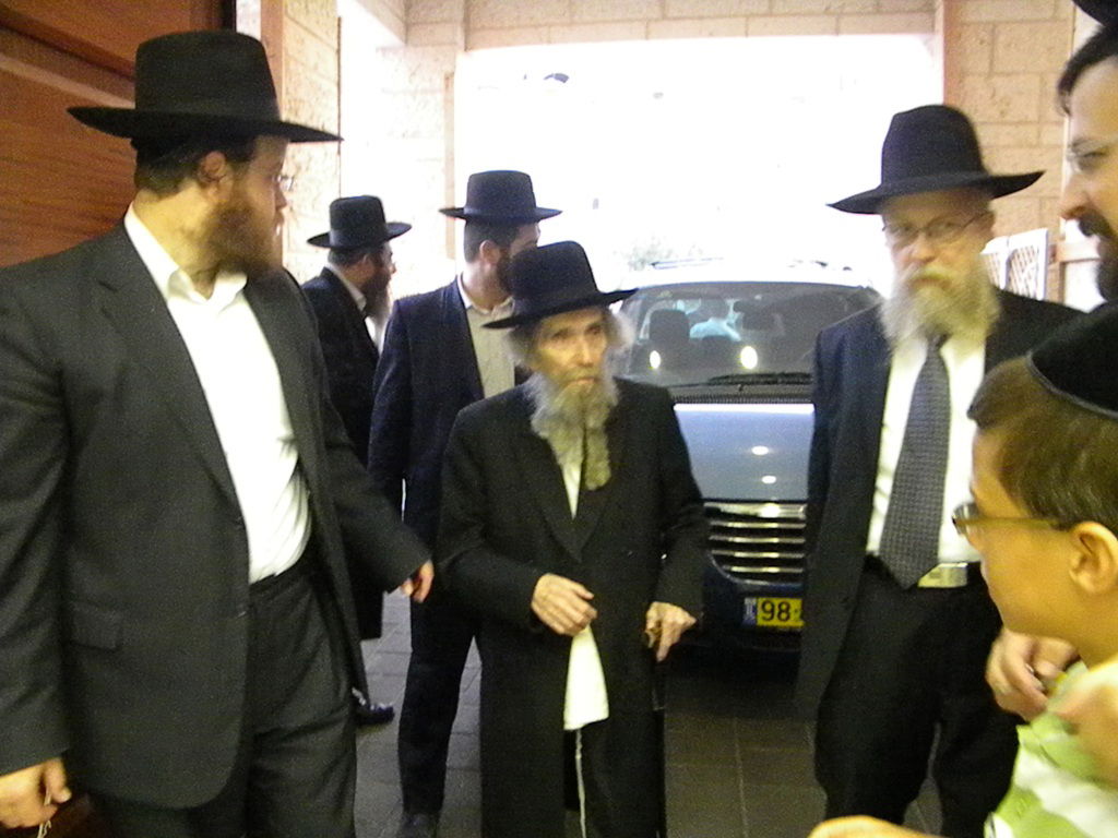 ישיבת "מיר" התעטפה חג: הגראי"ל הגיע לביקור מיוחד