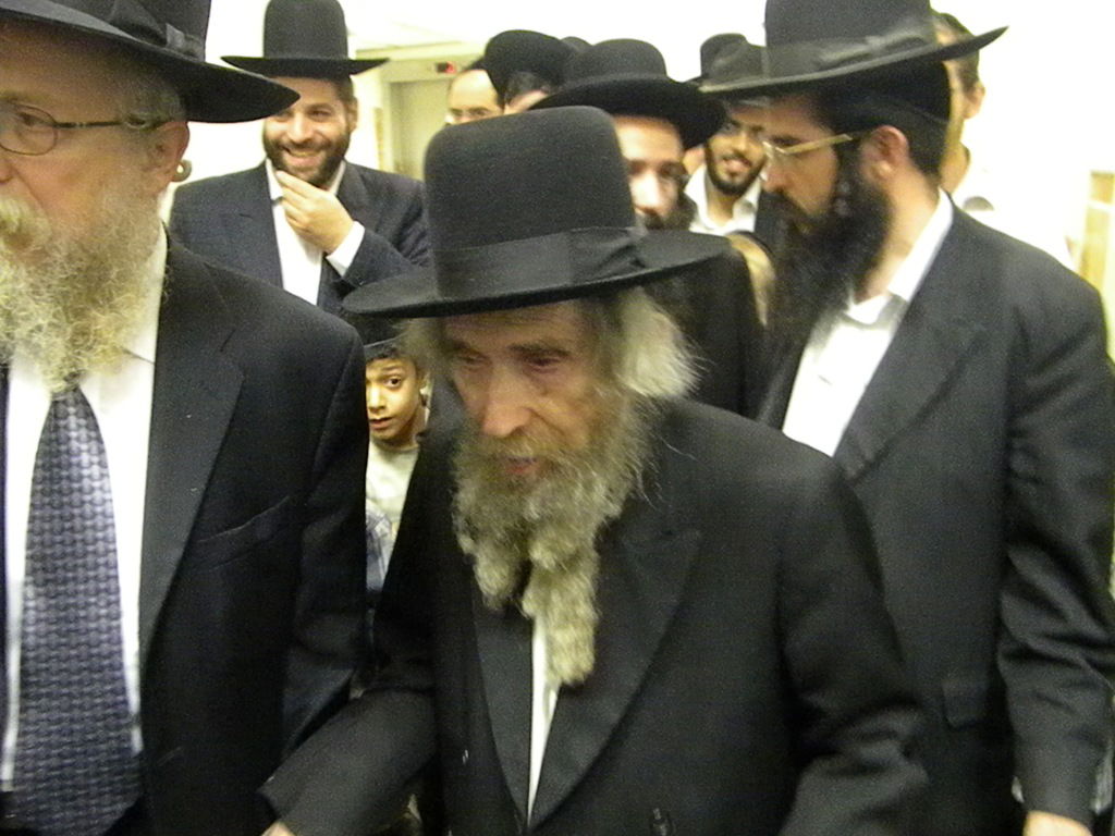 ישיבת "מיר" התעטפה חג: הגראי"ל הגיע לביקור מיוחד