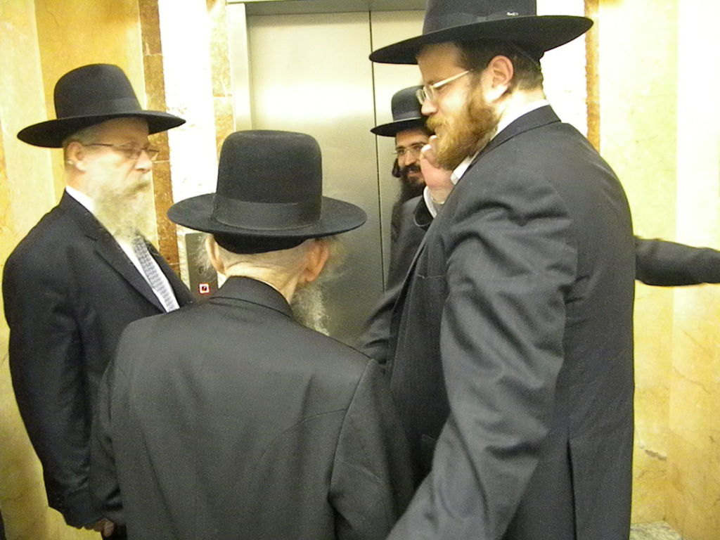 ישיבת "מיר" התעטפה חג: הגראי"ל הגיע לביקור מיוחד