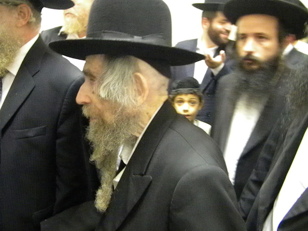 ישיבת "מיר" התעטפה חג: הגראי"ל הגיע לביקור מיוחד