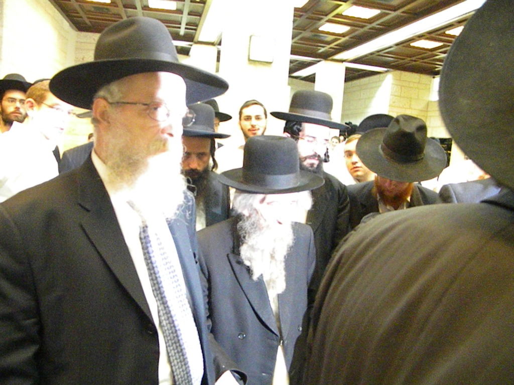 ישיבת "מיר" התעטפה חג: הגראי"ל הגיע לביקור מיוחד