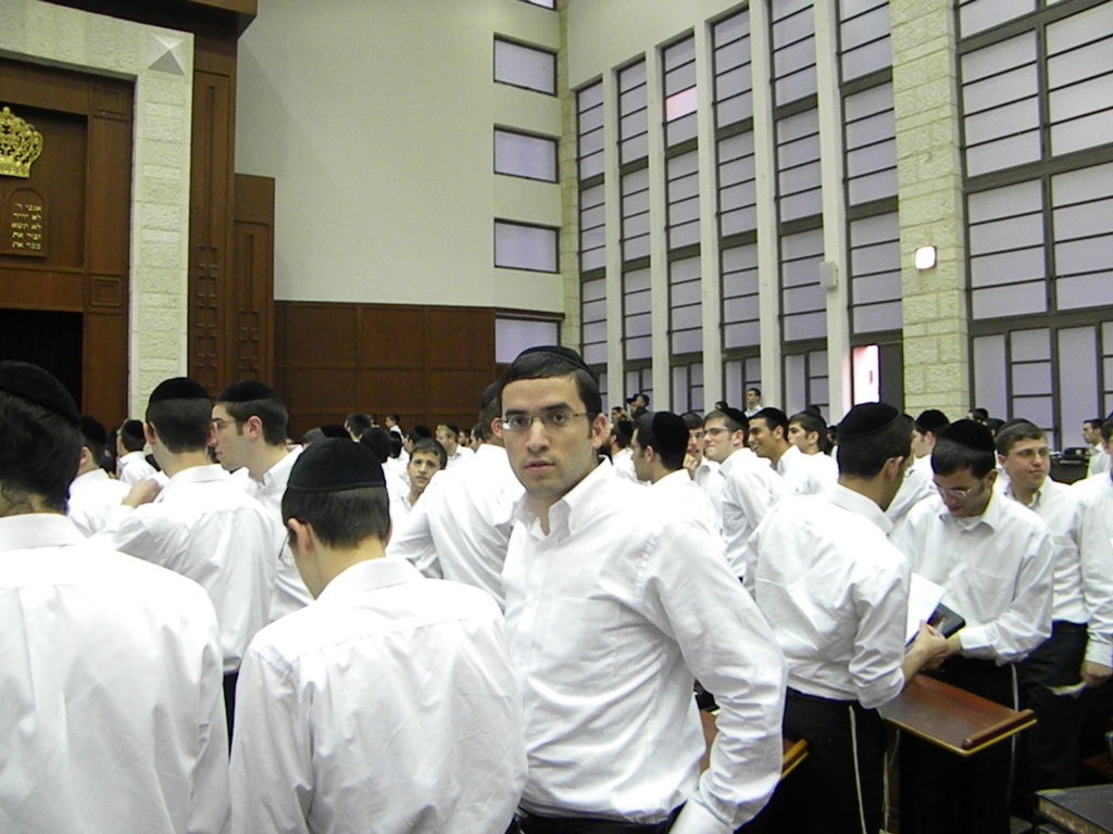 ישיבת "מיר" התעטפה חג: הגראי"ל הגיע לביקור מיוחד