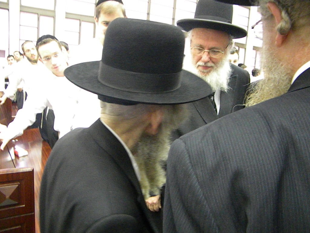 ישיבת "מיר" התעטפה חג: הגראי"ל הגיע לביקור מיוחד