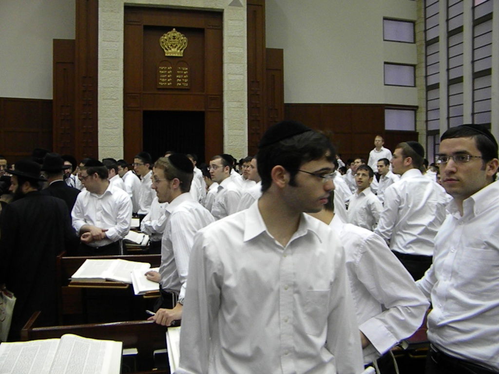 ישיבת "מיר" התעטפה חג: הגראי"ל הגיע לביקור מיוחד