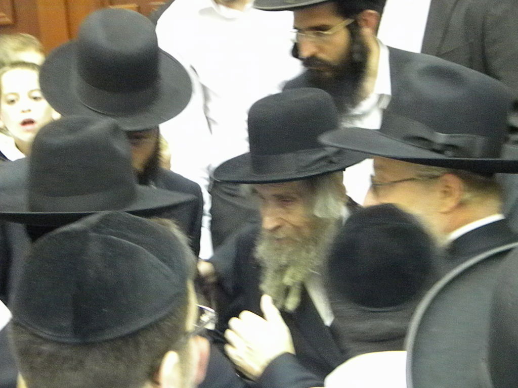 ישיבת "מיר" התעטפה חג: הגראי"ל הגיע לביקור מיוחד