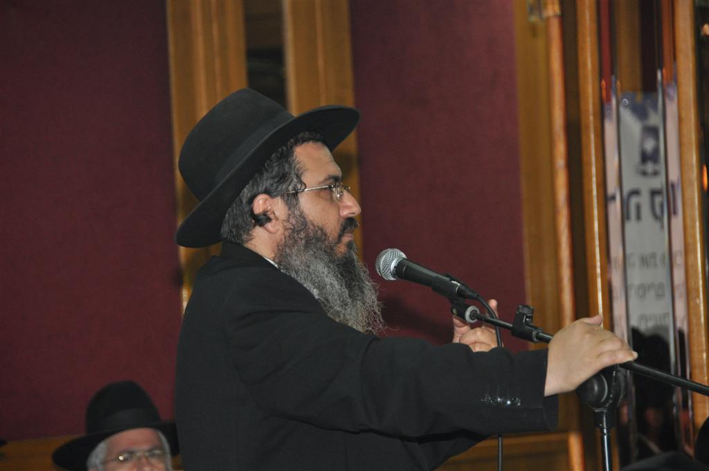 רגע לפני סליחות: הגראי"ל שטיינמן עורר נערים נושרים