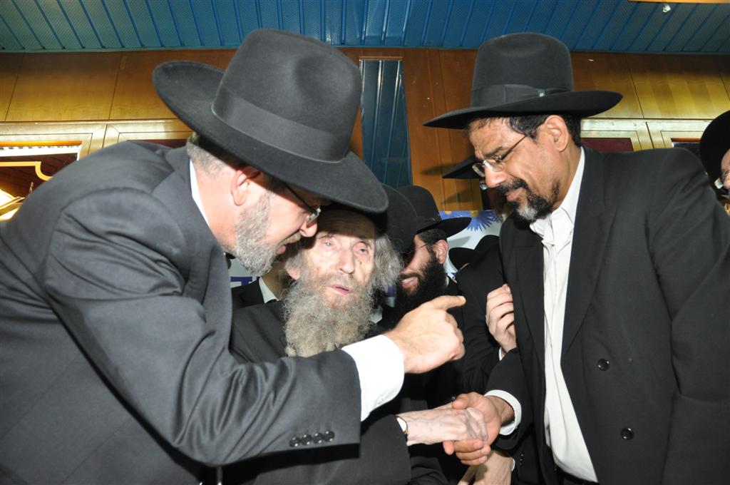 רגע לפני סליחות: הגראי"ל שטיינמן עורר נערים נושרים