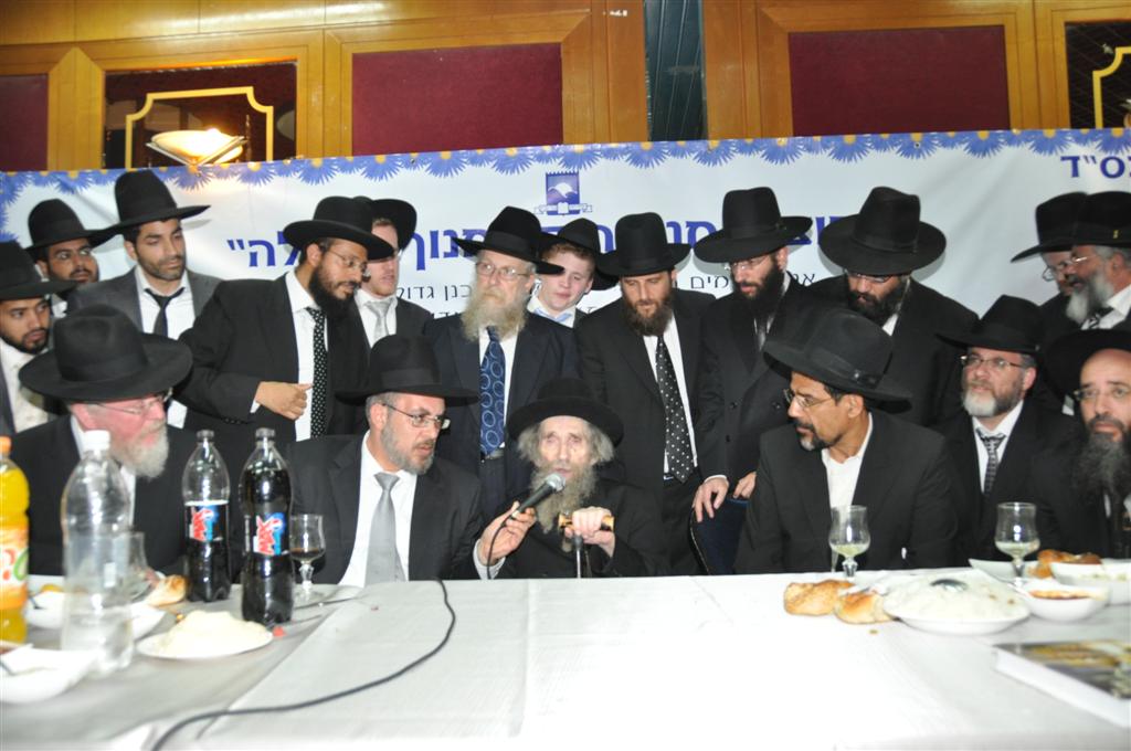 רגע לפני סליחות: הגראי"ל שטיינמן עורר נערים נושרים