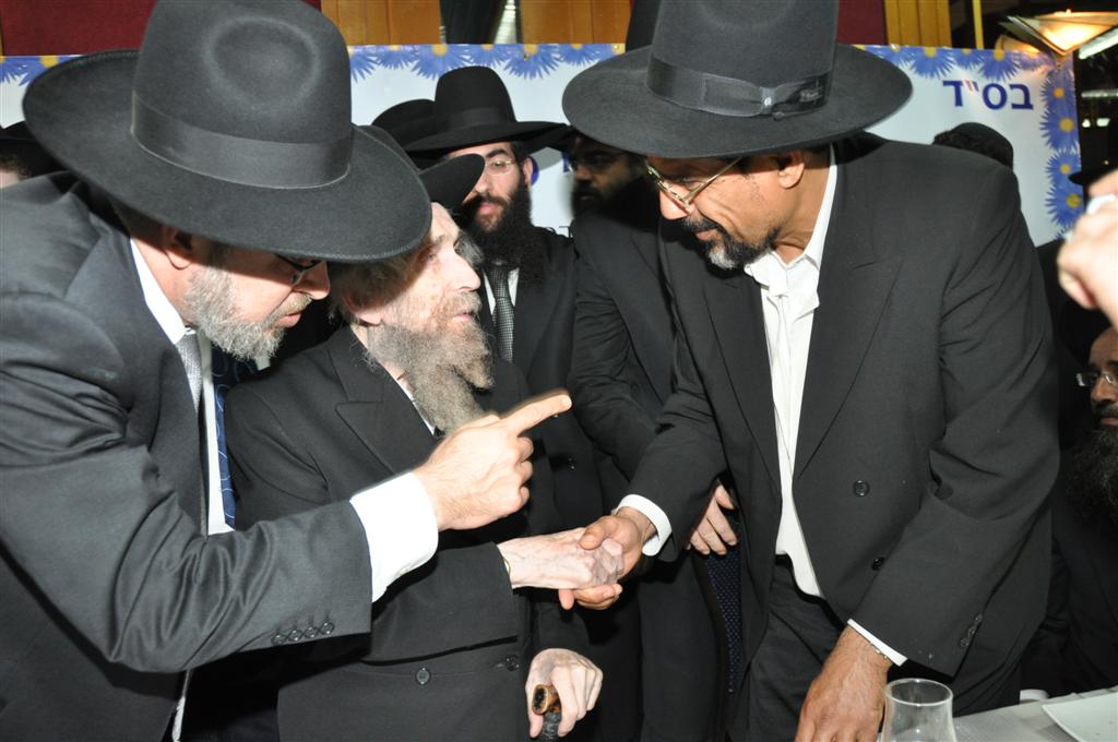 רגע לפני סליחות: הגראי"ל שטיינמן עורר נערים נושרים