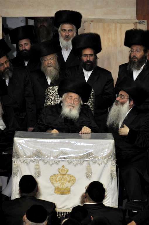 התרגשות בויזניץ: האדמו"ר נכח במעמד סליחות