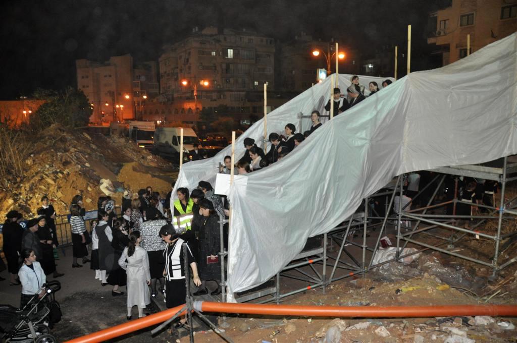 התרגשות בויזניץ: האדמו"ר נכח במעמד סליחות