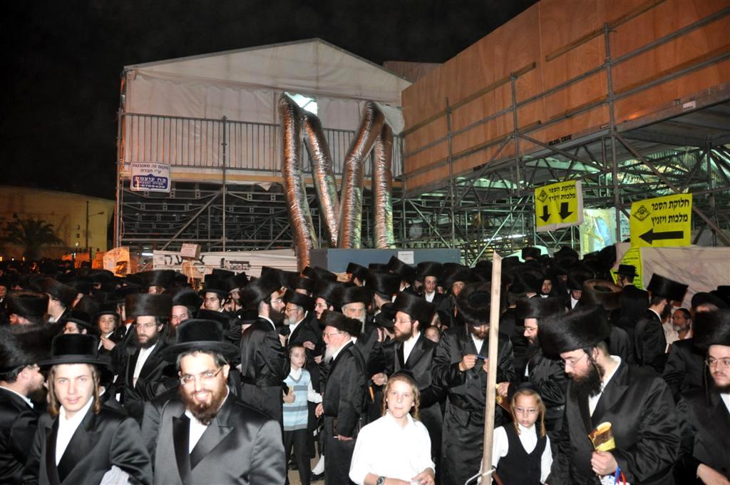 התרגשות בויזניץ: האדמו"ר נכח במעמד סליחות