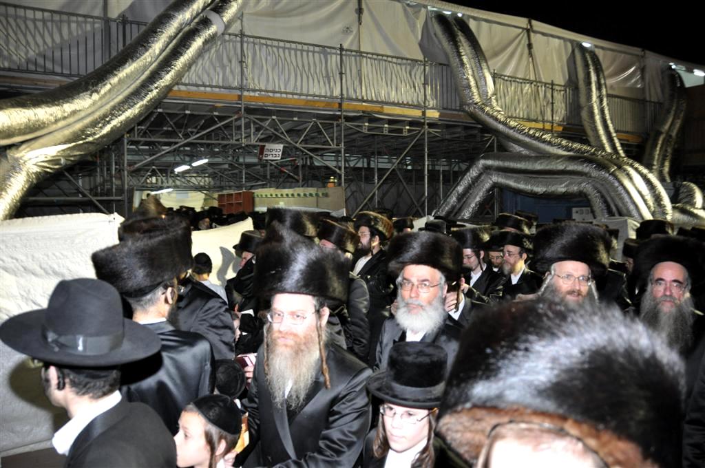 התרגשות בויזניץ: האדמו"ר נכח במעמד סליחות