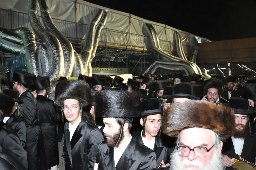 התרגשות בויזניץ: האדמו"ר נכח במעמד סליחות