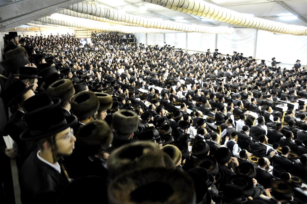 התרגשות בויזניץ: האדמו"ר נכח במעמד סליחות