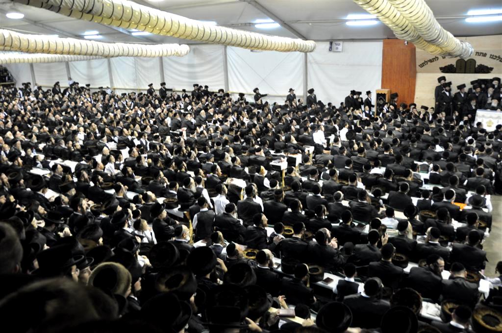 התרגשות בויזניץ: האדמו"ר נכח במעמד סליחות