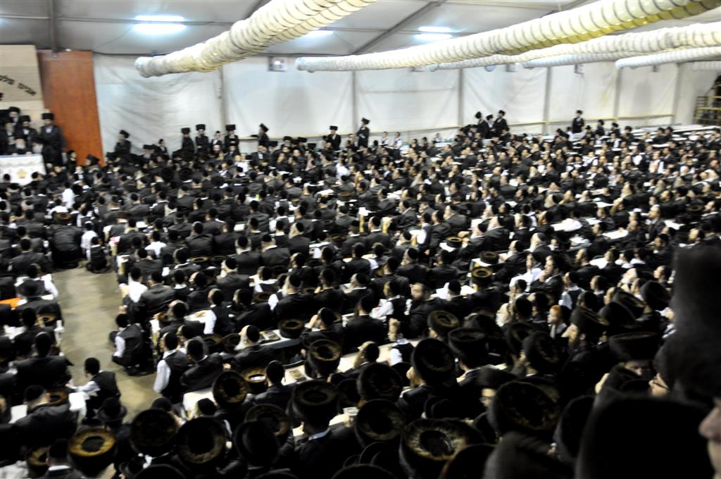 התרגשות בויזניץ: האדמו"ר נכח במעמד סליחות