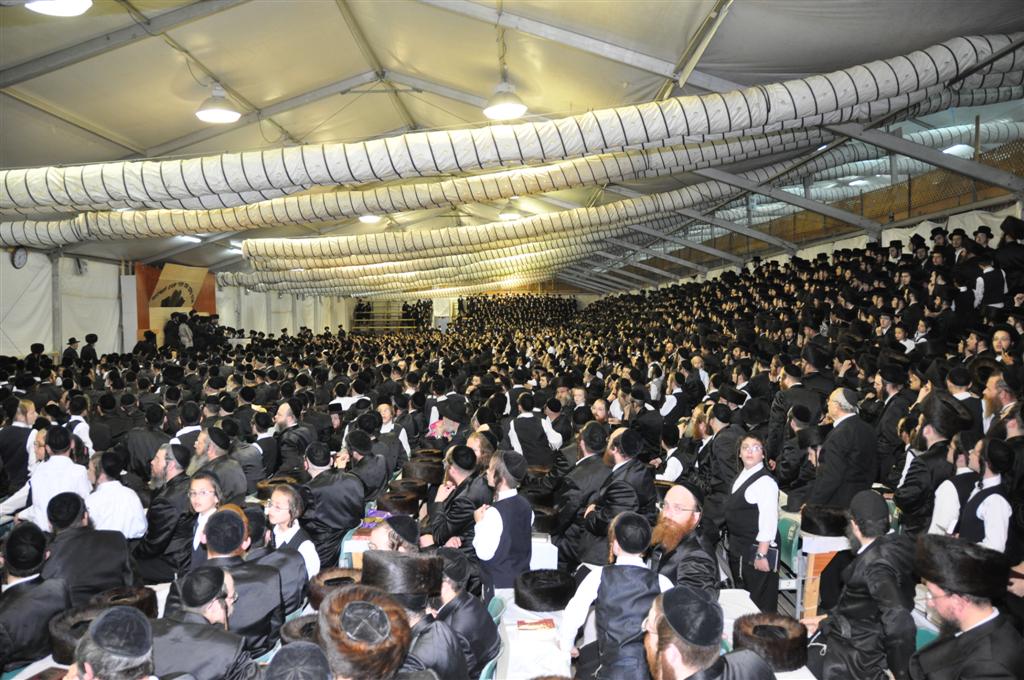 התרגשות בויזניץ: האדמו"ר נכח במעמד סליחות