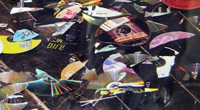 הרב אמנון יצחק מציג: דיסקים שבורים ומנותצים