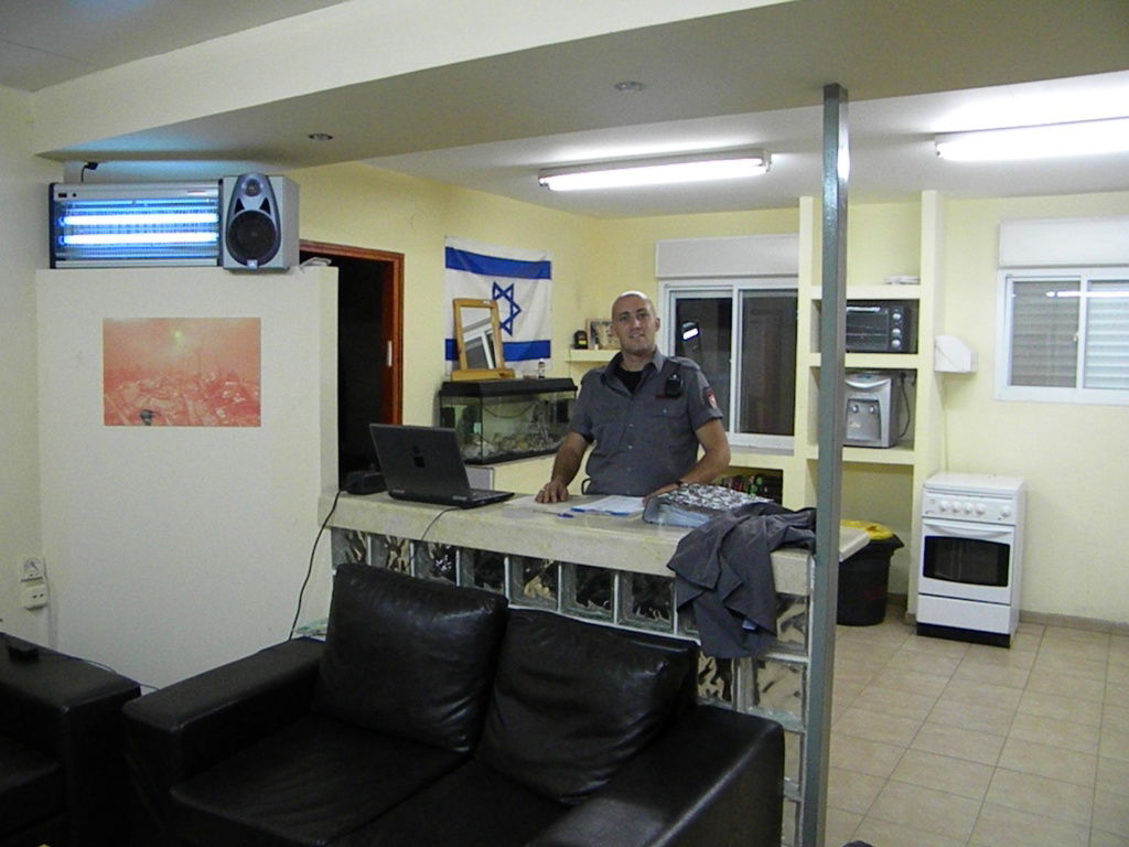 ידידים קיבלו תעודות והרימו כוסית לשנה החדשה