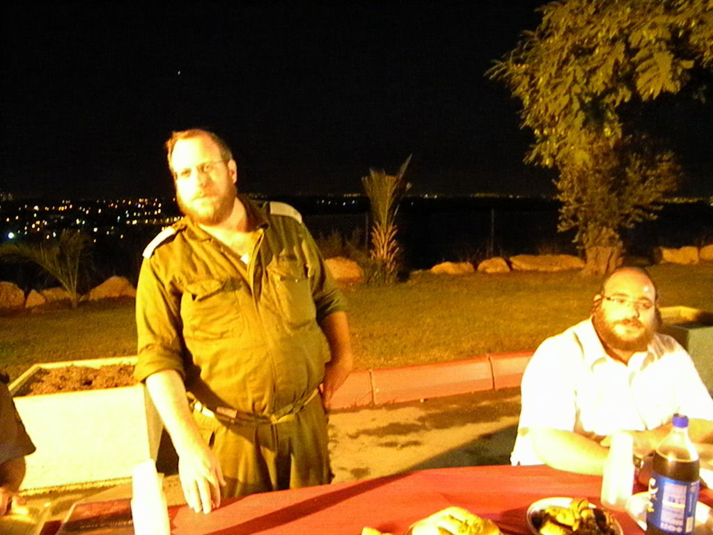 ידידים קיבלו תעודות והרימו כוסית לשנה החדשה