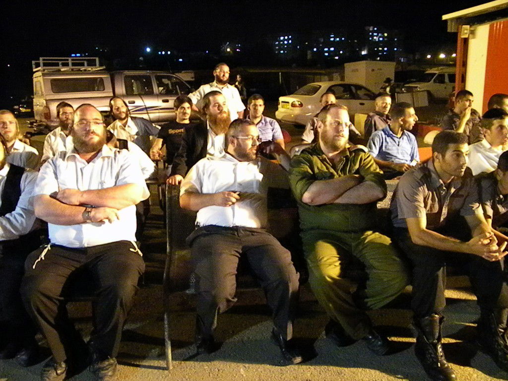 ידידים קיבלו תעודות והרימו כוסית לשנה החדשה