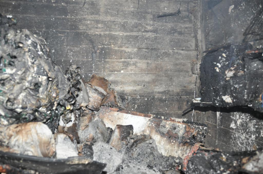 זעזוע: אלפי ספרי קודש עלו באש בשריפה בבני-ברק