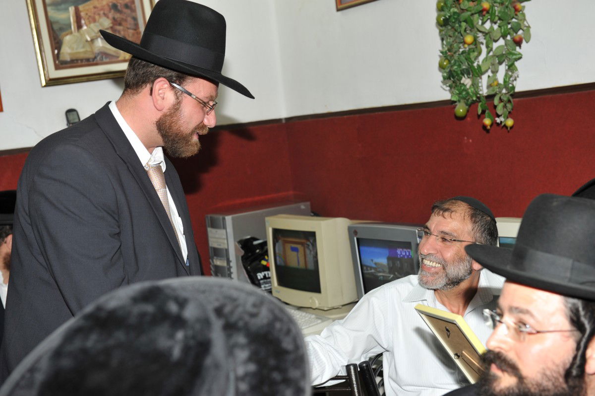 "קרע נוצר בליבי. אבל הגיע הזמן לצאת מאפילה לאור"