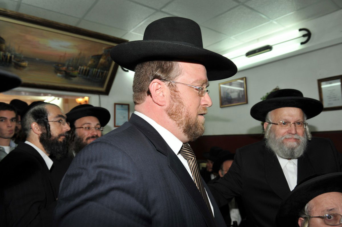 "קרע נוצר בליבי. אבל הגיע הזמן לצאת מאפילה לאור"