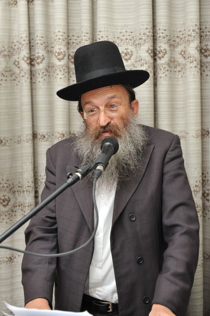 "קרע נוצר בליבי. אבל הגיע הזמן לצאת מאפילה לאור"