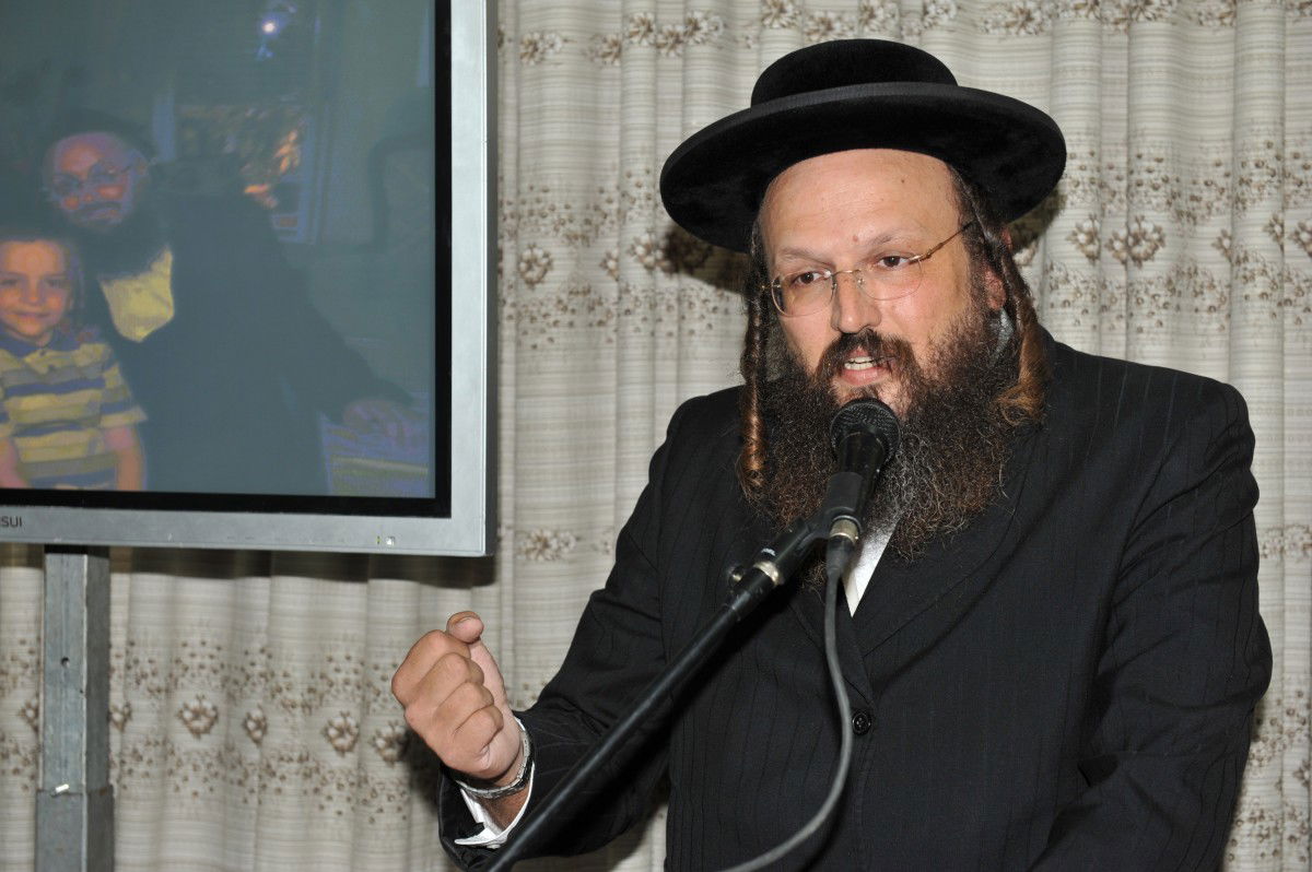 "קרע נוצר בליבי. אבל הגיע הזמן לצאת מאפילה לאור"