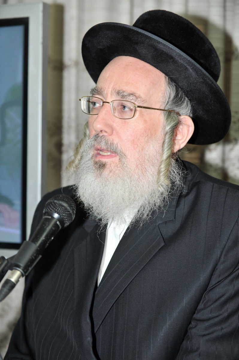 "קרע נוצר בליבי. אבל הגיע הזמן לצאת מאפילה לאור"