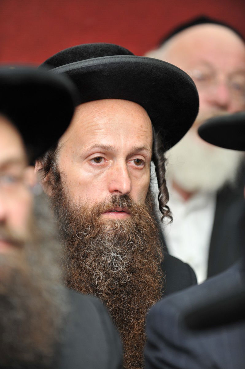 "קרע נוצר בליבי. אבל הגיע הזמן לצאת מאפילה לאור"