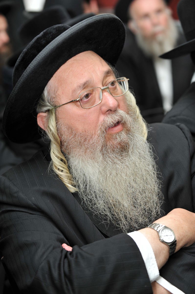 "קרע נוצר בליבי. אבל הגיע הזמן לצאת מאפילה לאור"