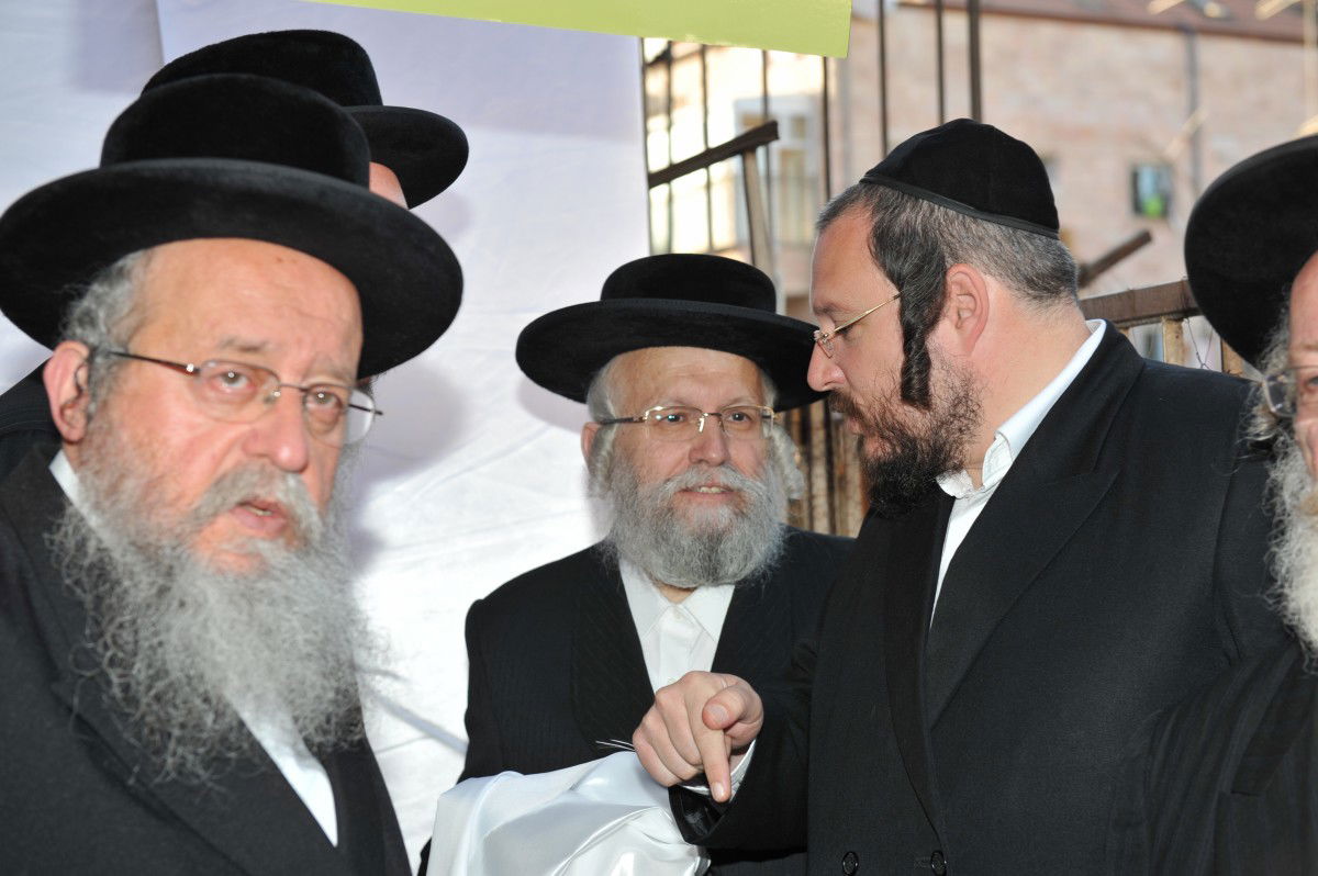 "קרע נוצר בליבי. אבל הגיע הזמן לצאת מאפילה לאור"