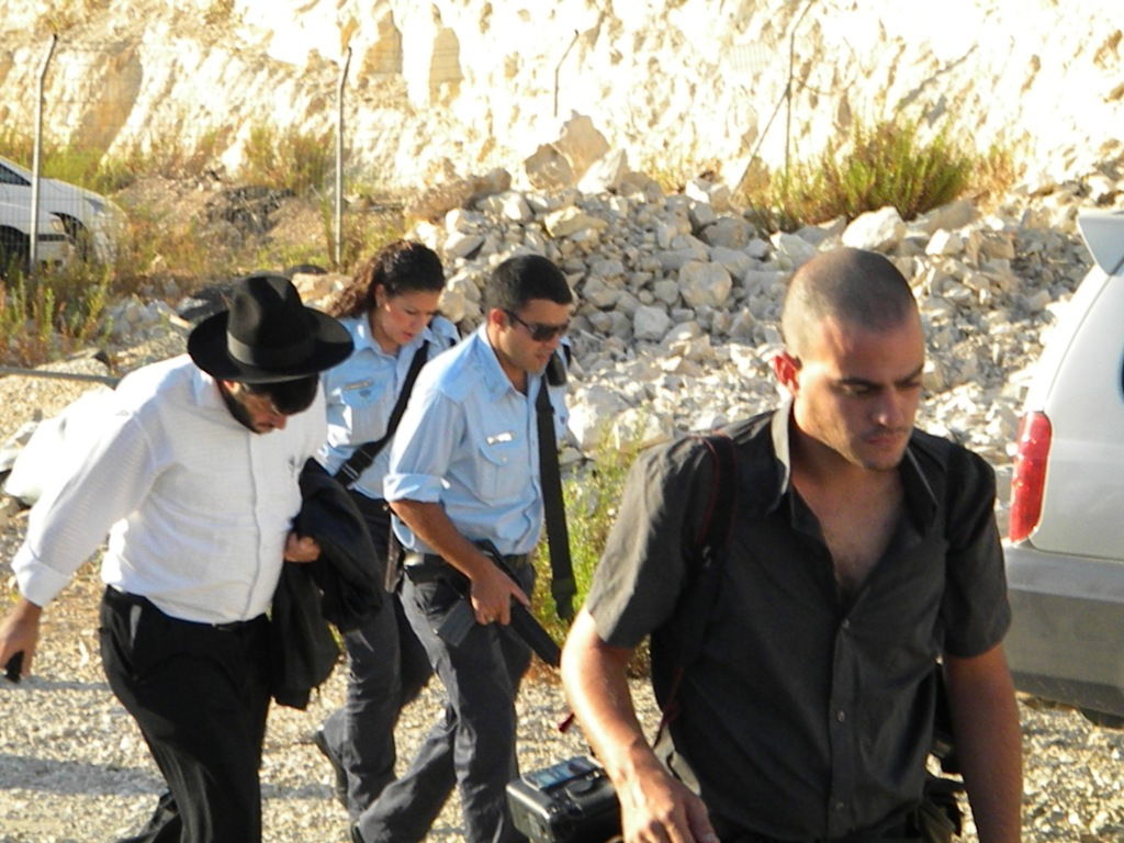 התרגיל של נאות הפסגה: העיתונאים נפלו בפח • צפו