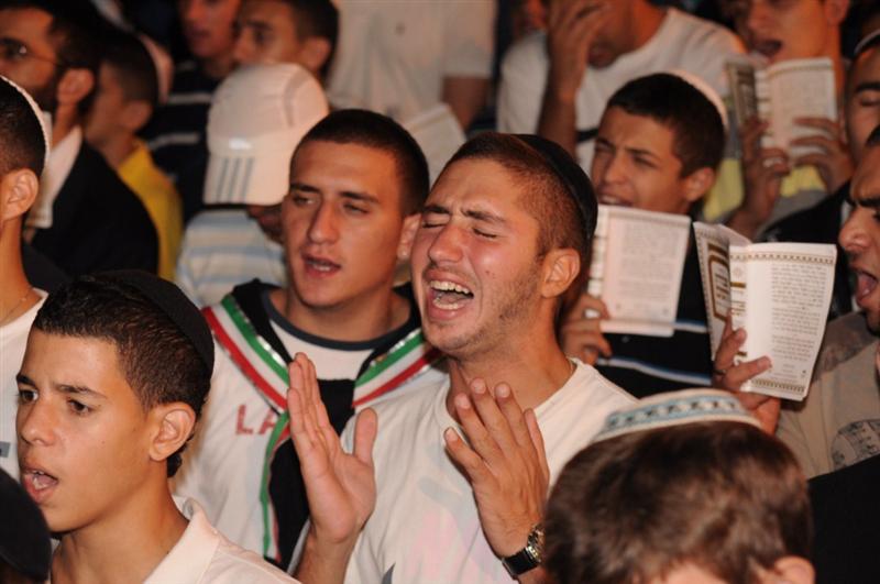 3:00 לפנות בוקר, הכותל המערבי: סליחות שבקעו רקיעים