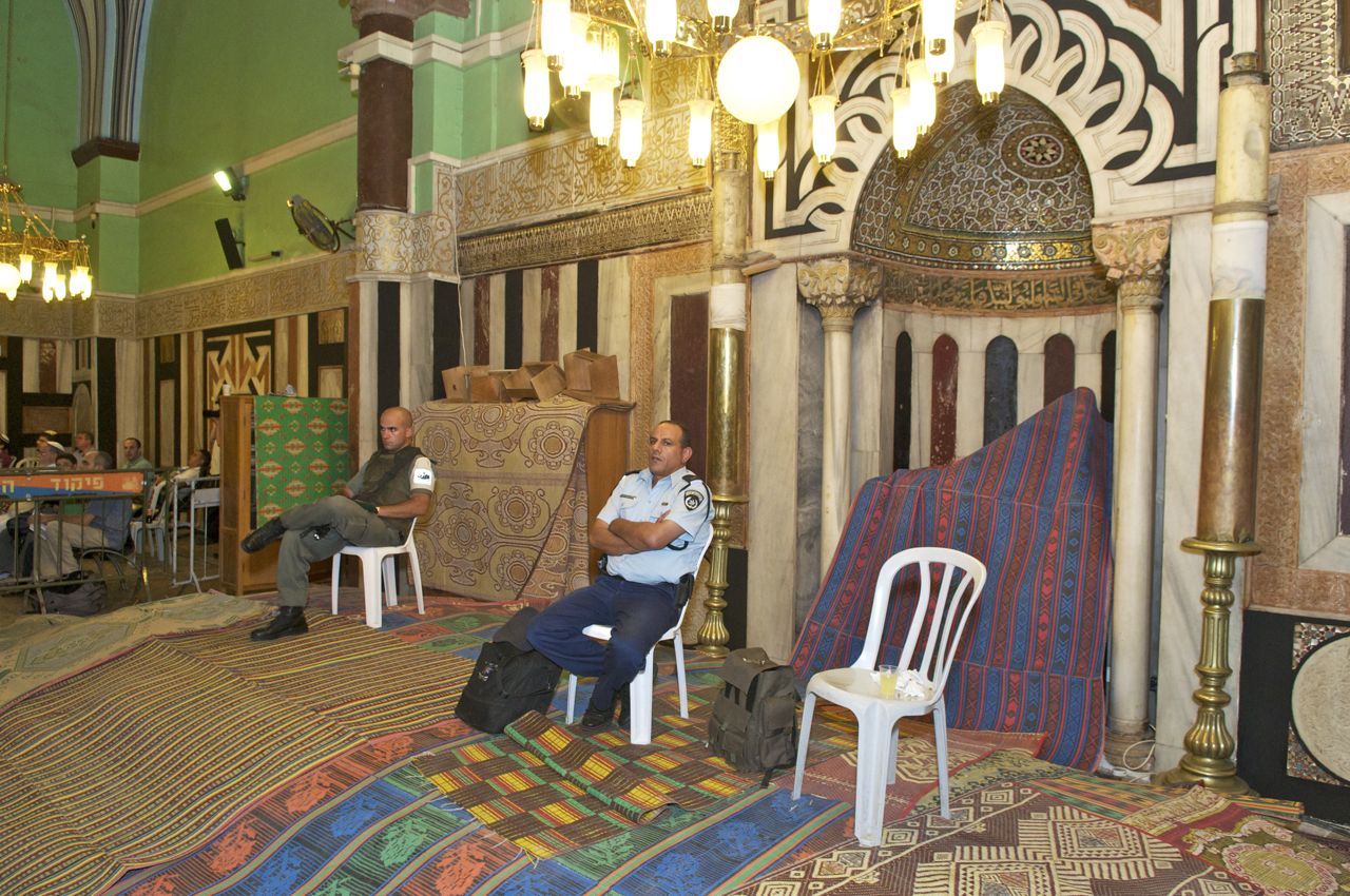 בגעגועים לרב מרדכי אליהו זצ"ל: סליחות במערת המכפלה