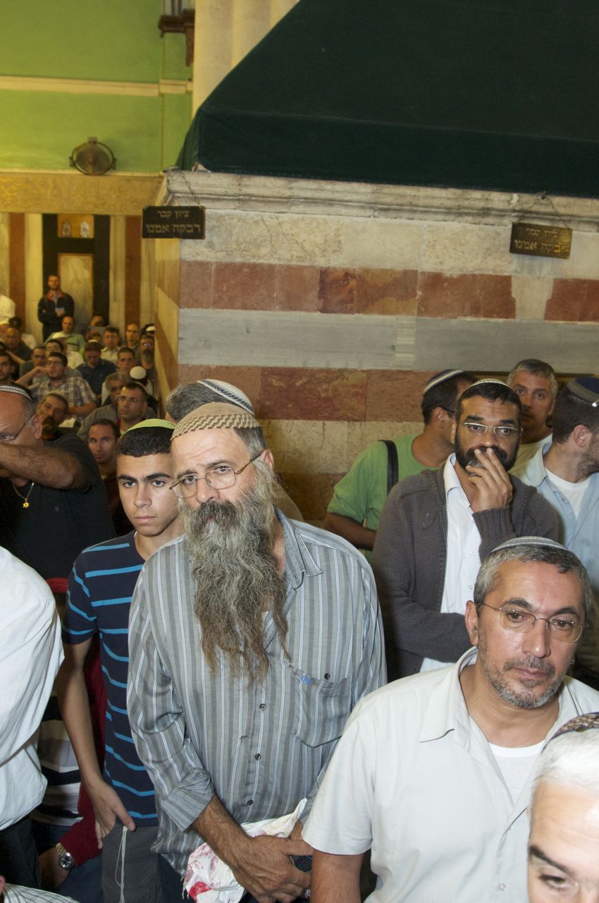 בגעגועים לרב מרדכי אליהו זצ"ל: סליחות במערת המכפלה